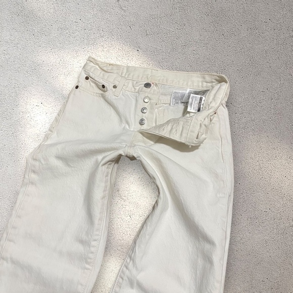 !! SOLD DO NOT BUY !! Levi's White Mid Rise Straight Jeans - Picture 4 of 5